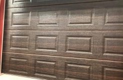 Portón Tipo Americano cuadro acabado madera