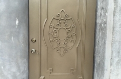 puerta cerrada estilo rustico